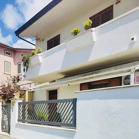 La Maison Du Paradis Bed & Breakfast